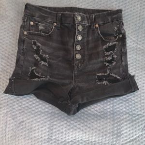 American Eagle shorts unsure of size. I think 6. Black color